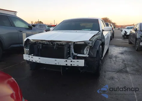 2021 Chrysler 300 300S z USA, uszkodzony, nr VIN 2C3CCABG6MH589081